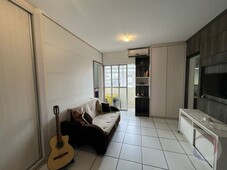 Apartamento à venda por R$ 450.000