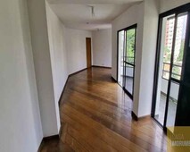 Apartamento com 3 Quartos e 3 banheiros à Venda, 140m² por R$ 589.000