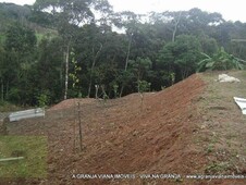 Terreno à venda no bairro Potuverá em Itapecerica da Serra