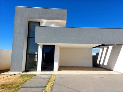 Cond. horizontal casa com 3 quartos à venda, 250.0m²