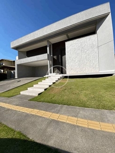 Cond. horizontal casa com 4 quartos à venda, 740.0m²