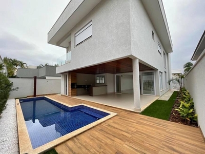 Cond. horizontal casa com 5 quartos à venda, 396.0m²