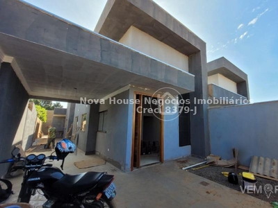 Casa Térrea com 3 Quartos à Venda por R$ 360.000