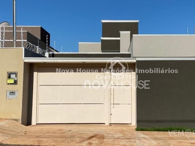 Casa Térrea com 3 Quartos à Venda por R$ 650.000