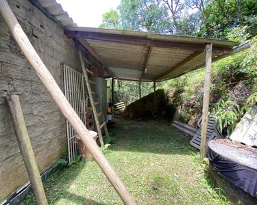 Terreno em São Lourenço da Serra com casa simples