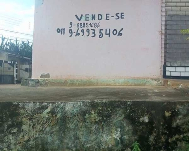 Vende se um salão 12x8 2 banheiros com estrutura pra construir em cima