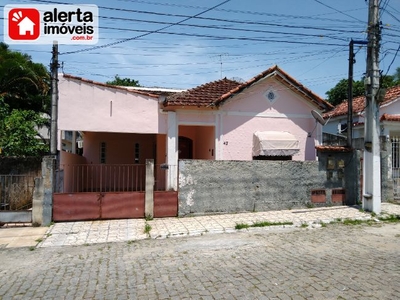 Casa com 3 quartos em RIO BONITO RJ - Centro