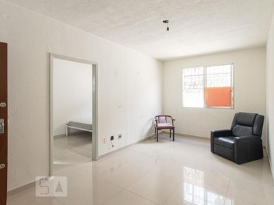 APARTAMENTO no 1º andar com 1 dormitório