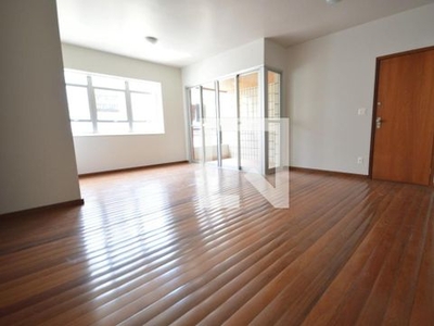 APARTAMENTO no 4º andar mobiliado com 3 dormitórios e 2 garagens