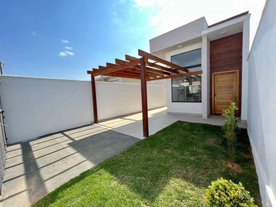 Casa com 3 quartos à venda no bairro Jardim Imperial, 180m²