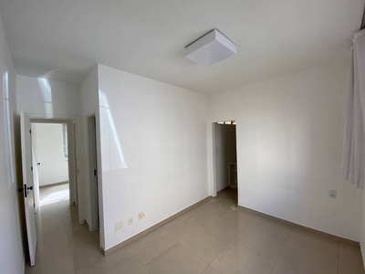 Apartamento com 3 Quartos e 2 banheiros à Venda, 90 m² por R$ 430.000