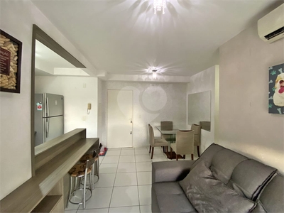 Apartamento em Camaquã, Porto Alegre/RS de 56m² 2 quartos à venda por R$ 298.000,00