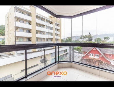 Casa no Bairro Vorstadt em Blumenau com 3 Dormitórios (1 suíte) e 182 m²