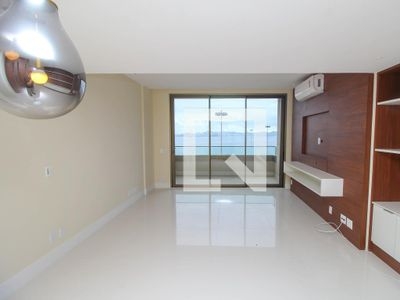 APARTAMENTO no 11º andar com 3 dormitórios e 2 garagens