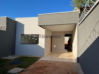 Casa com 2 quartos à venda, 180.0m²