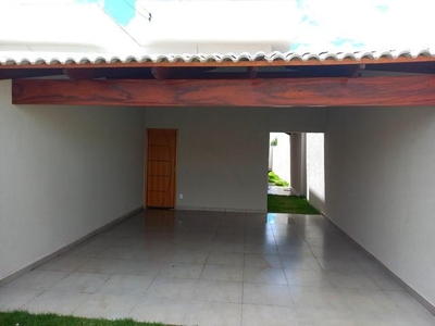 Casa com 3 quartos à venda, 105.0m²