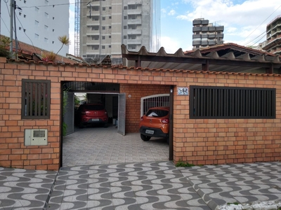 Casa em Boqueirão, Praia Grande/SP de 156m² 3 quartos à venda por R$ 794.000,00