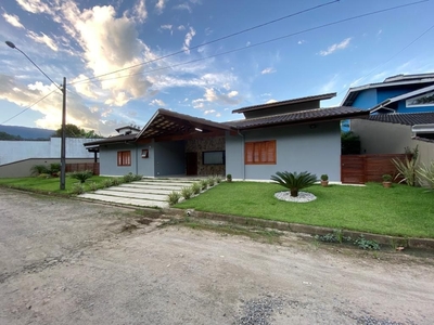 Casa em Horto Florestal, Ubatuba/SP de 181m² 3 quartos à venda por R$ 1.499.000,00