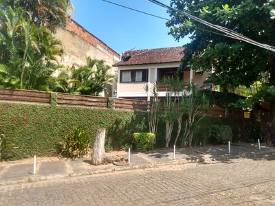 Casa em Jacarepaguá, Rio de Janeiro/RJ de 320m² 4 quartos à venda por R$ 789.000,00