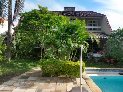 Casa em Jacarepaguá, Rio de Janeiro/RJ de 350m² 3 quartos à venda por R$ 699.000,00