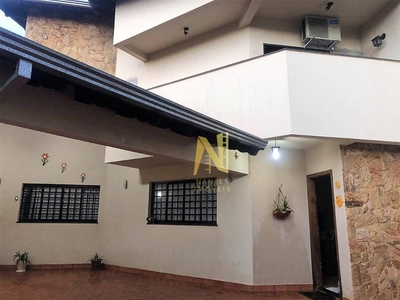 Casa em Jardim Oriente, Londrina/PR de 286m² 4 quartos à venda por R$ 684.000,00