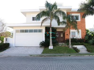 Casa em Jurerê Internacional, Florianópolis/SC de 500m² 5 quartos à venda por R$ 7.249.000,00
