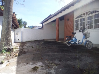Casa em Maravista, Niterói/RJ de 300m² 6 quartos à venda por R$ 789.000,00