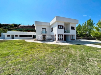 Casa em Nova Capivari, Campos Do Jordão/SP de 1320m² 7 quartos à venda por R$ 9.000.000,00 ou para locação R$ 5.000,00/dia