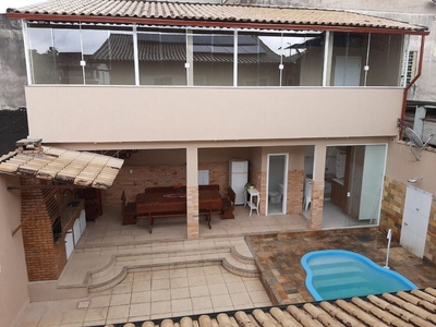 Casa em Paraíso, São Gonçalo/RJ de 310m² 4 quartos à venda por R$ 798.000,00