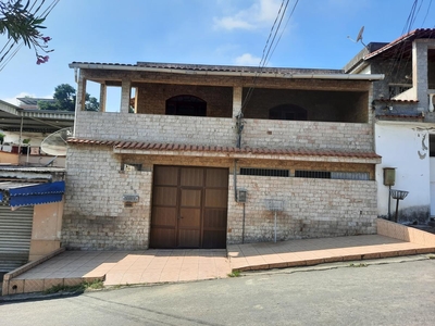 Casa em Parque Muísa, Duque de Caxias/RJ de 367m² 5 quartos à venda por R$ 299.000,00