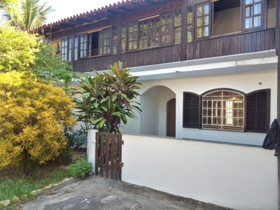 Casa em Piratininga, Niterói/RJ de 335m² 5 quartos à venda por R$ 499.000,00