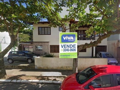 Casa em Praia dos Amores, Balneário Camboriú/SC de 300m² 7 quartos à venda por R$ 1.919.000,00