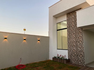 Casa em Setor Barcelos, Trindade/GO de 113m² 3 quartos à venda por R$ 319.000,00