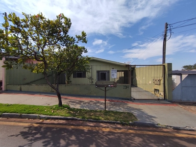 Casa em Vila Santa Terezinha, Londrina/PR de 647m² 3 quartos à venda por R$ 529.000,00