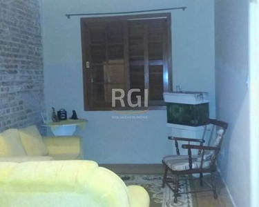 ![CDATA[Casa para Venda - 92m², 2 dormitórios, 5 vagas - Glória]]