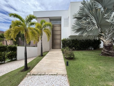 Cond. horizontal casa com 3 quartos à venda, 688.0m²