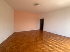 Apartamento à venda em Urca com 150 m², 3 quartos, 1 vaga