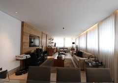 Apartamento à venda em Santa Lúcia com 175 m², 4 quartos, 2 suítes, 4 vagas