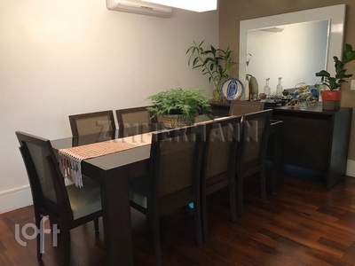 Apartamento à venda em Alto de Pinheiros com 190 m², 3 quartos, 3 suítes, 3 vagas