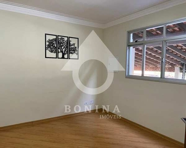 Casa à venda com 3 dormitórios, sendo uma suíte, com closet