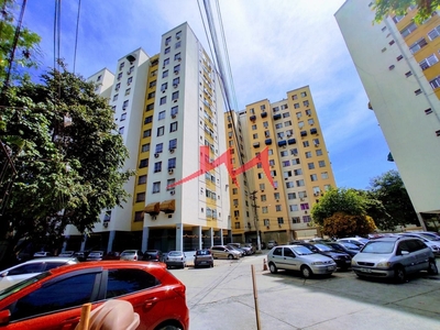 Apartamento em Alcântara, São Gonçalo/RJ de 55m² 2 quartos à venda por R$ 189.000,00