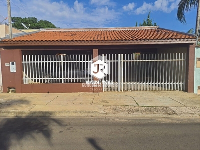 Casa em Centro, Avaré/SP de 10m² 3 quartos à venda por R$ 399.000,00