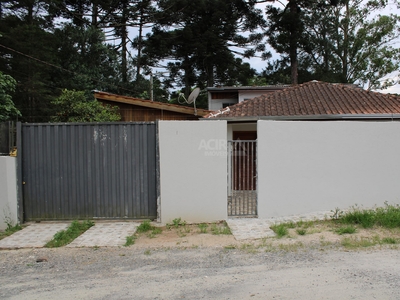 Casa em Conjunto Habitacional Monsenhor Francisco Gorski, Campo Largo/PR de 200m² 4 quartos à venda por R$ 349.000,00