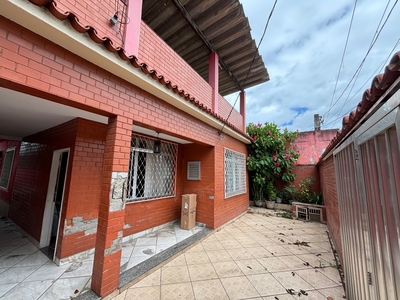 Casa em Margarida, Nova Iguaçu/RJ de 120m² 4 quartos à venda por R$ 499.000,00