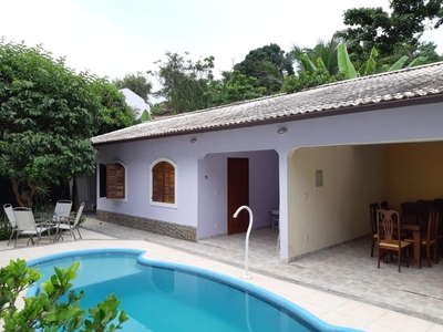 Casa em Pendotiba, Niterói/RJ de 252m² 5 quartos à venda por R$ 949.000,00