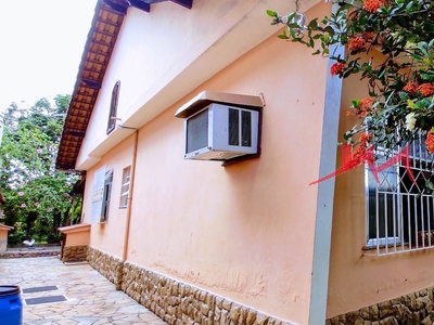 Casa em Trindade, São Gonçalo/RJ de 127m² 3 quartos à venda por R$ 549.000,00