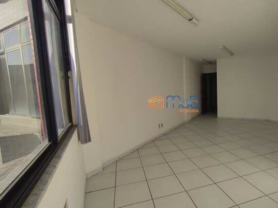 Ótima sala comercial para locação no centro de Macaé