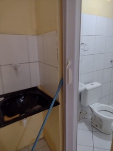 Alugo kitnet na cidade operária com dois compartimentos mais o banheiro