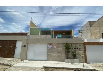 Casa em Alto do Moura, Caruaru/PE de 154m² 2 quartos à venda por R$ 199.000,00
