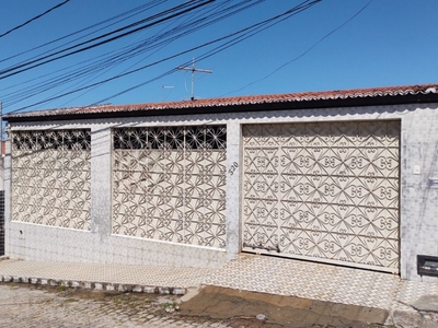 Casa em Capim Macio, Natal/RN de 185m² 5 quartos à venda por R$ 449.000,00